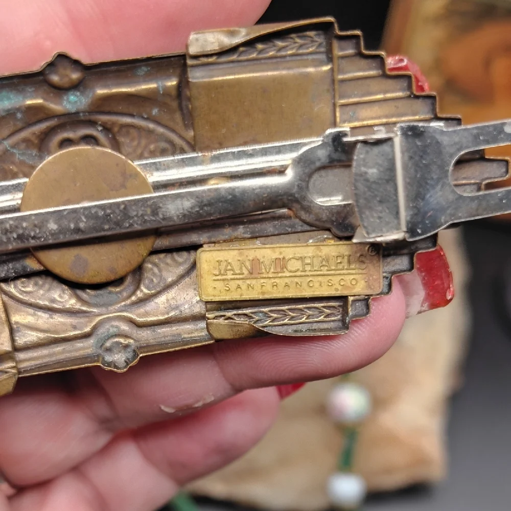 Green and Gold Tone, Jade And Quartz, Jewelry Set. Four Piece. - Picture 8 of 9